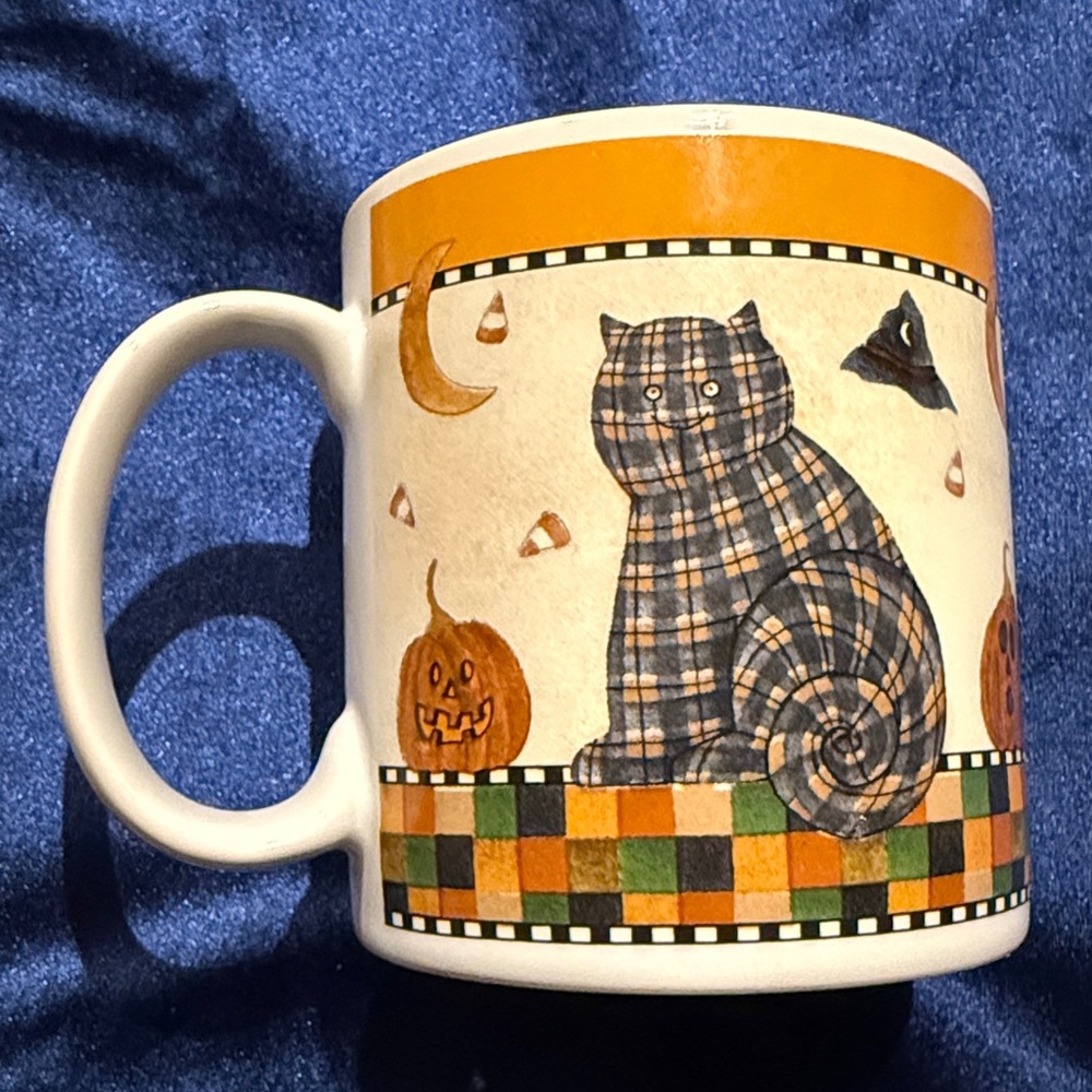 Halloween Mug by Debbie Mumm Plaid Cat  Crescent Moon, Jack-O-Lantern Oneida